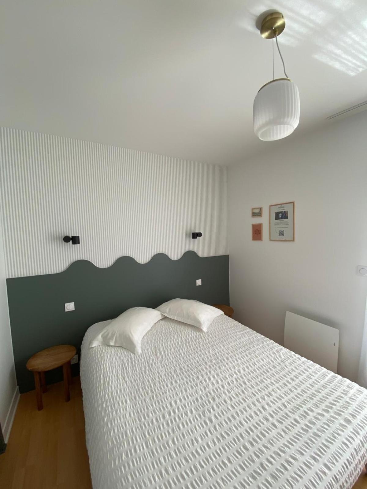 Hotel Les Voisins Beaucemaine Ploufragan Стая снимка