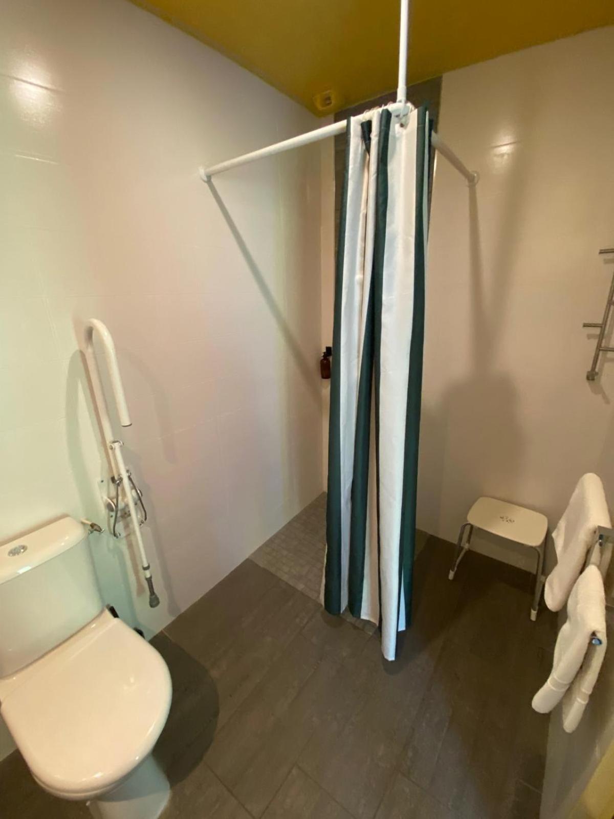 Hotel Les Voisins Beaucemaine Ploufragan Стая снимка
