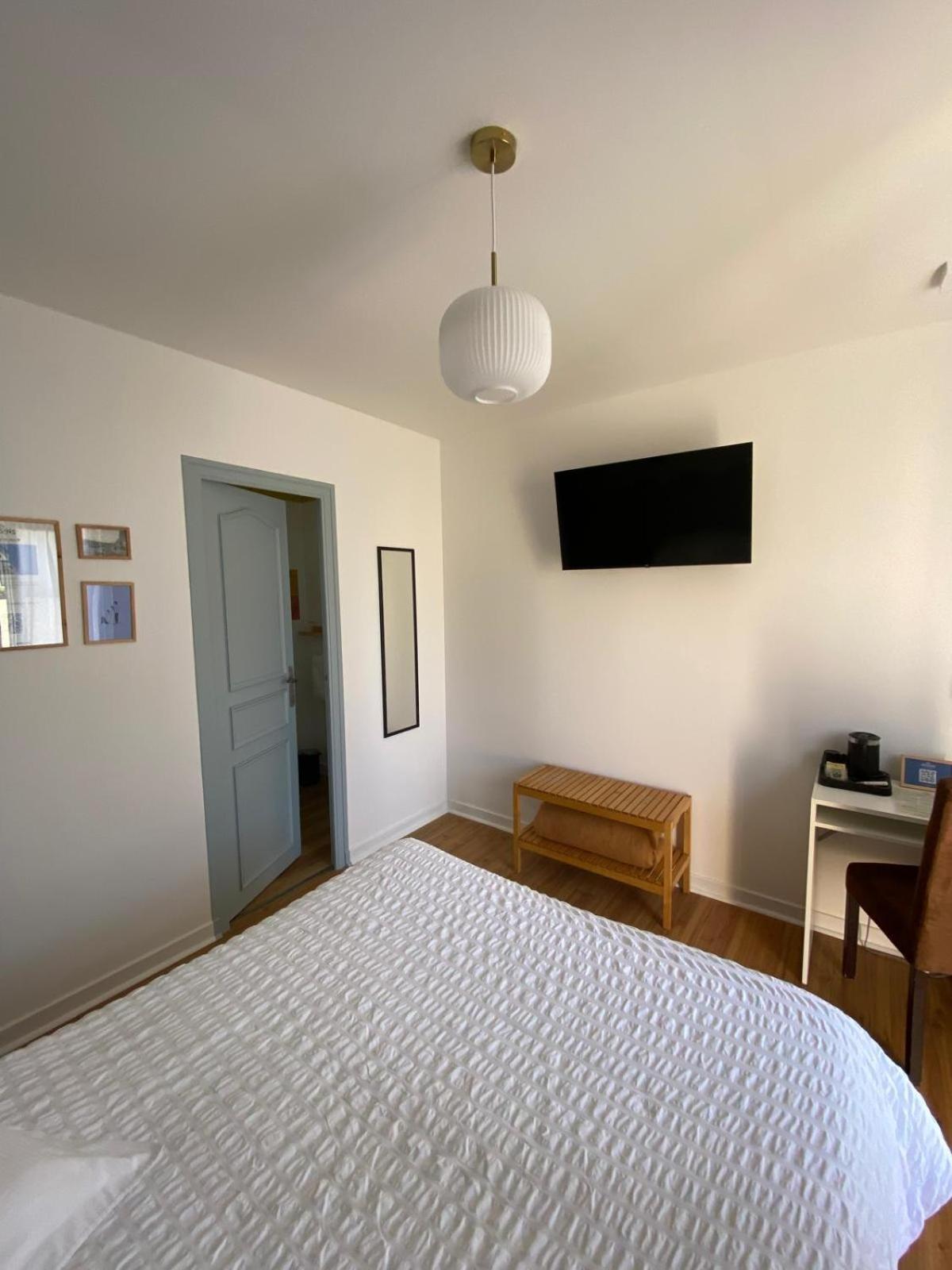 Hotel Les Voisins Beaucemaine Ploufragan Стая снимка