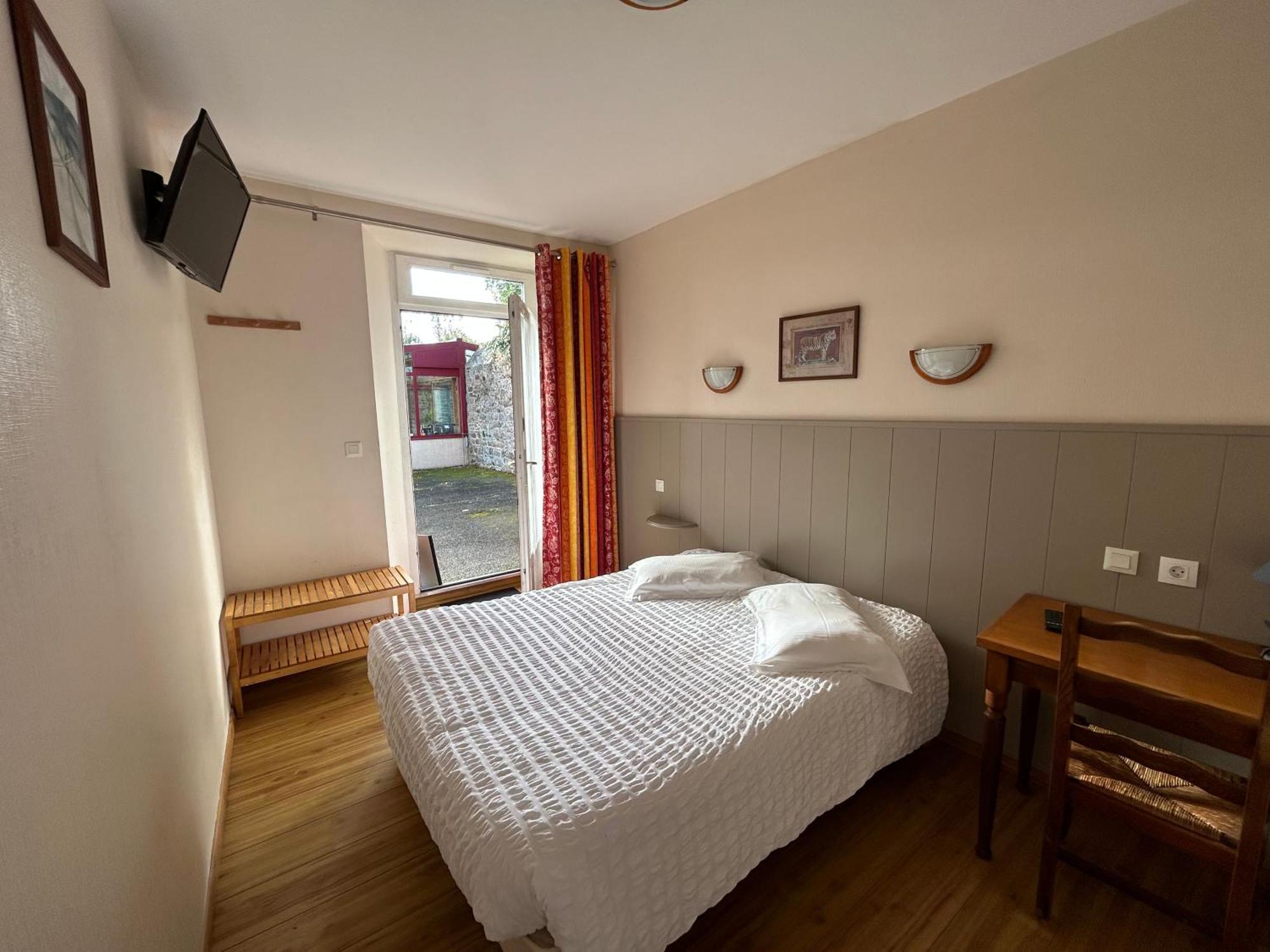 Hotel Les Voisins Beaucemaine Ploufragan Стая снимка