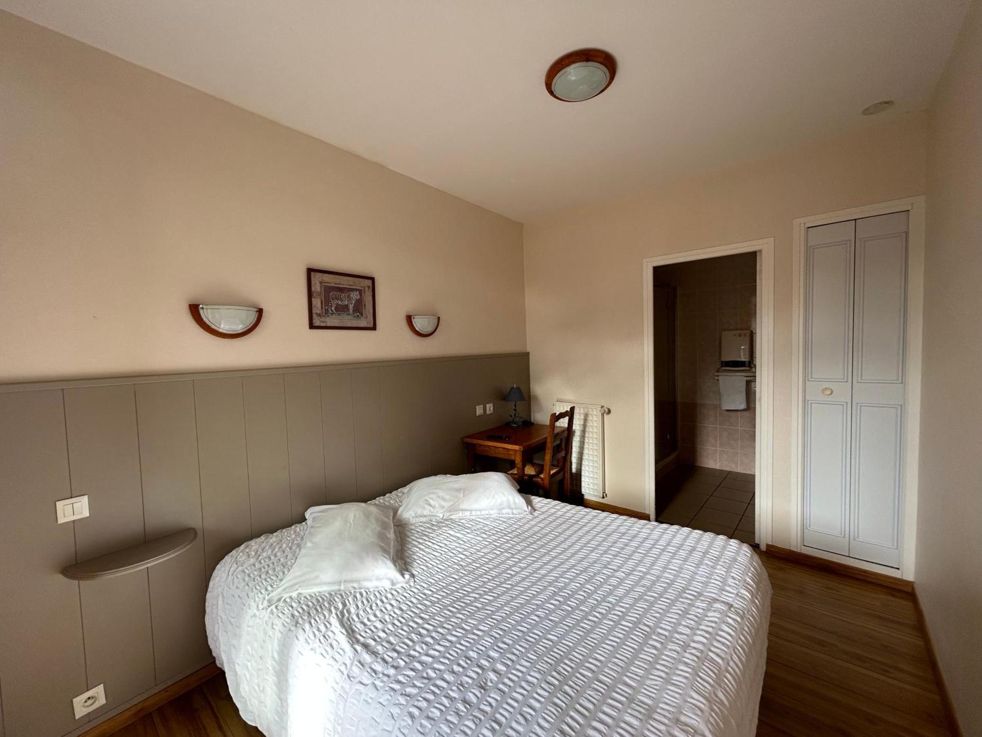 Hotel Les Voisins Beaucemaine Ploufragan Стая снимка