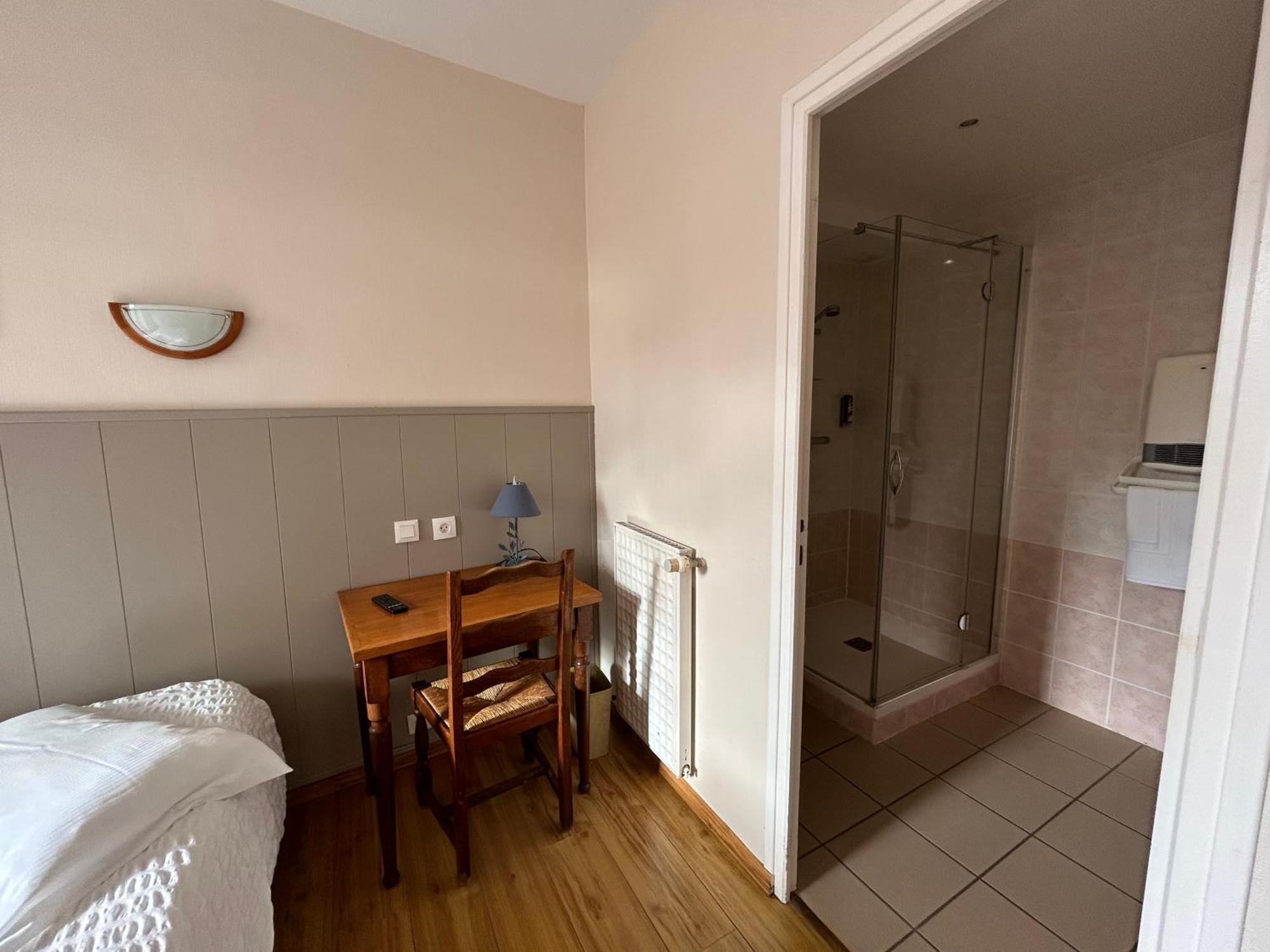 Hotel Les Voisins Beaucemaine Ploufragan Стая снимка